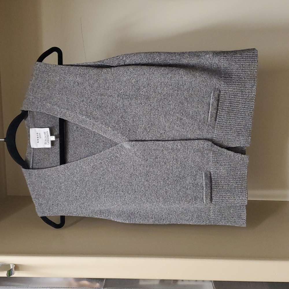 Akris Punto grey sweater vest